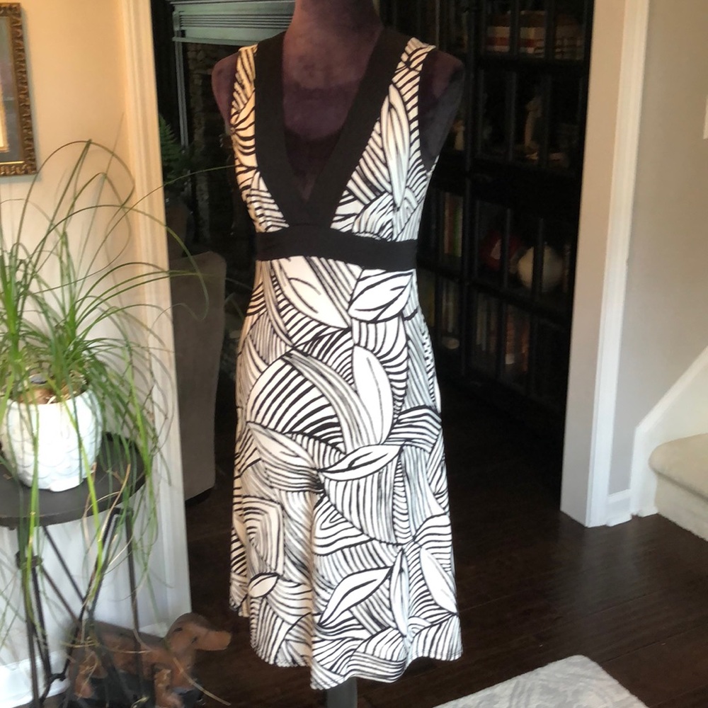 B. Darlin Empire Waist dress in size 7/8